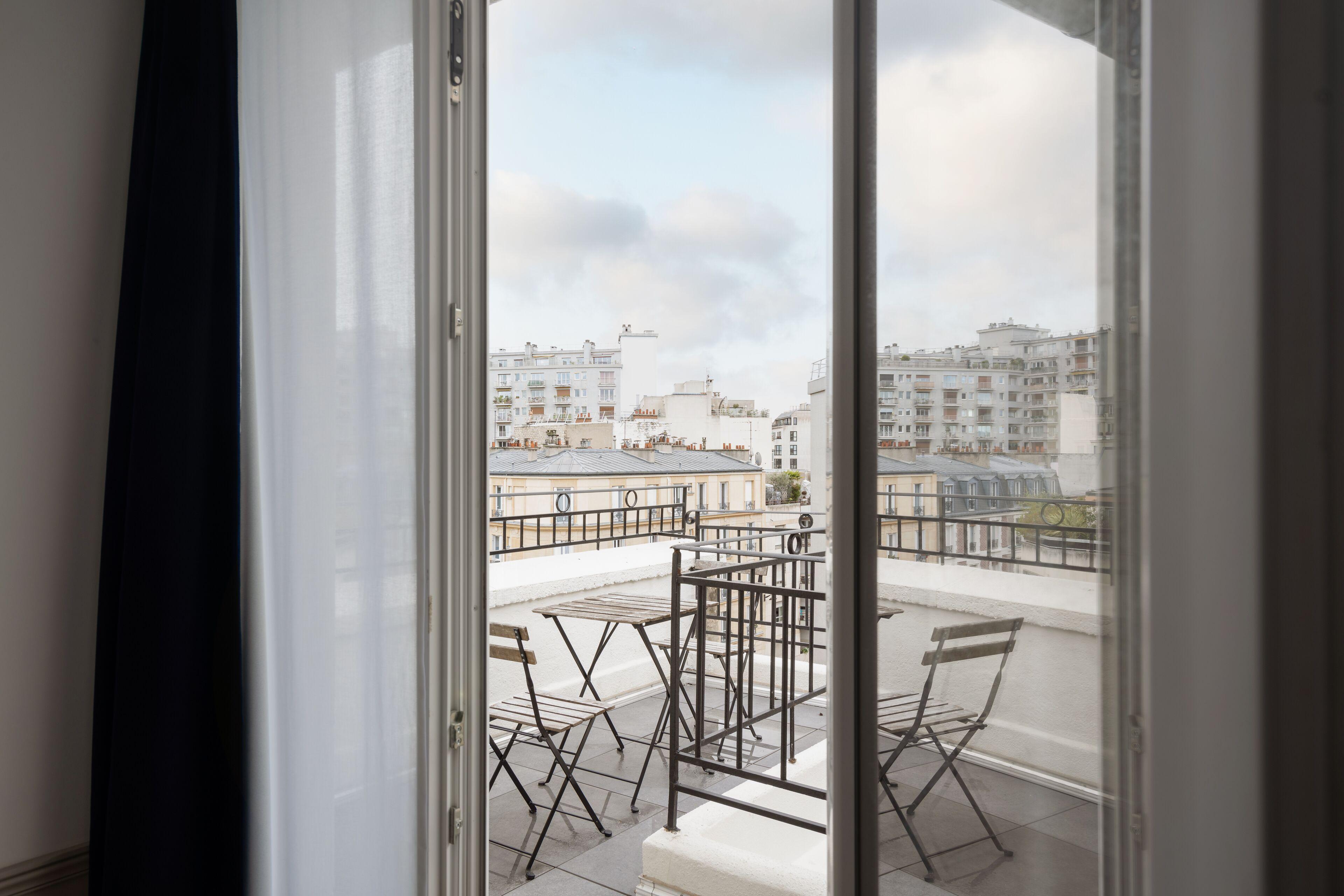 31 - Tour Eiffel Hotel