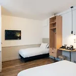 31 - Tour Eiffel Hotel