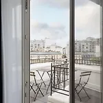 31 - Tour Eiffel Hotel